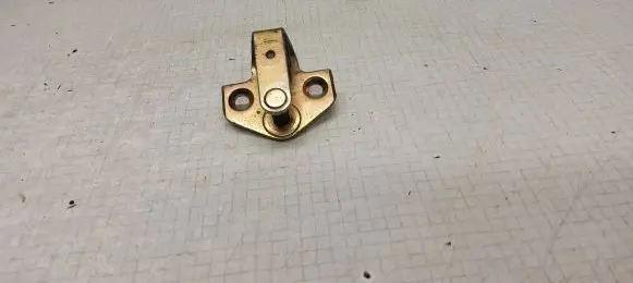 Ford Focus Front door lock loop/hook striker 96BGF21982AJ