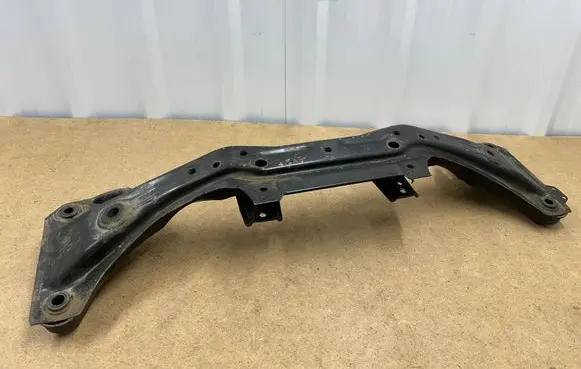BMW 3 E46 Front subframe 31111096902 1096902