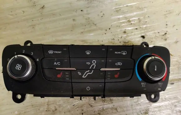 Ford Focus Climate control unit E1108079U