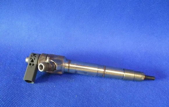 Audi A4 S4 B8 8K Fuel injector 04L130277AC