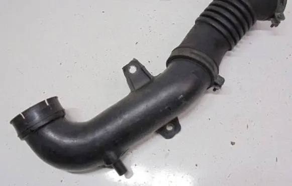 Mazda 626 Air intake hose/pipe