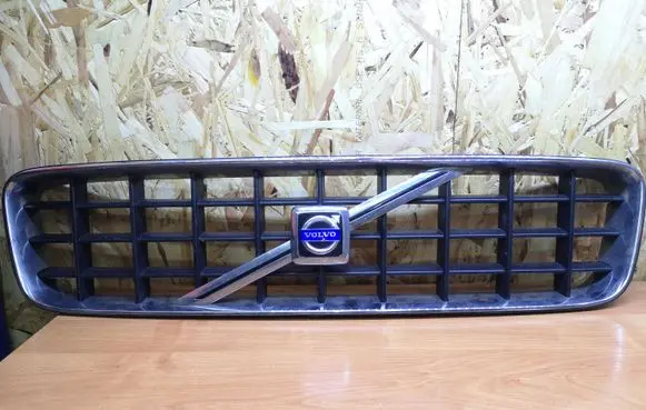 Volvo XC90 Front grill 8620641