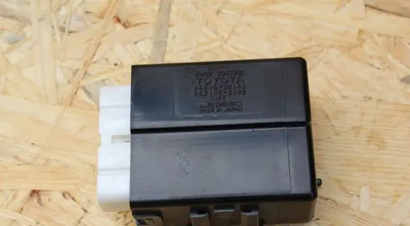 Lexus GS 300 400 430 Window wiper relay 8594030140