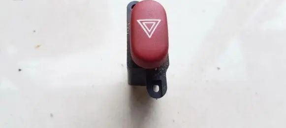 Renault Laguna I Hazard light switch