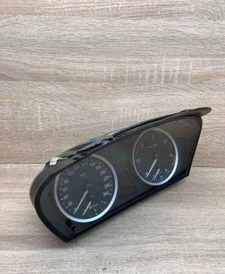 BMW 5 E60 E61 Speedometer (instrument cluster) 6974576 110080213 FORDIESELLHD