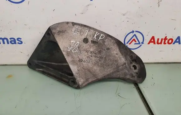 BMW 5 E60 E61 Engine mounting bracket 6771069 22116771069