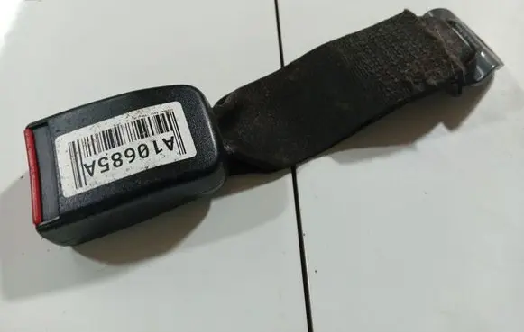 Citroen Saxo Front seatbelt buckle 6235166