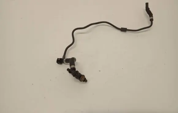 Engine coolant pipe/hose