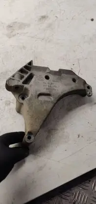 Volkswagen PASSAT B6 Engine mounting bracket 03L199207