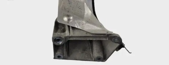 BMW X3 E83 Engine mounting bracket 13807410