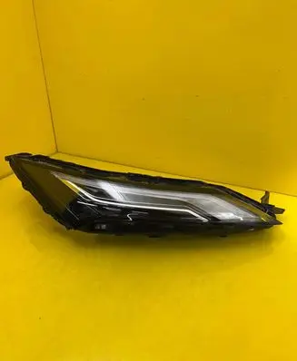 Nissan X-Trail T33 Headlight/headlamp 21023791