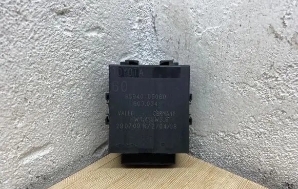 Toyota Avensis T270 Window wiper relay 8594005060 603034 290709N