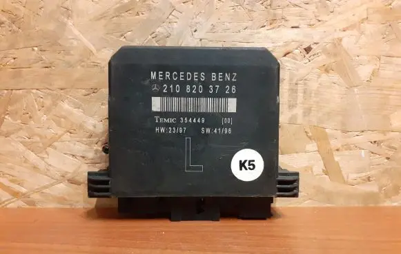 Mercedes-Benz E W210 Door control unit/module 2108203726 1367