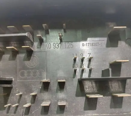 Volkswagen Golf IV Fuse module 1K0937125 017183071