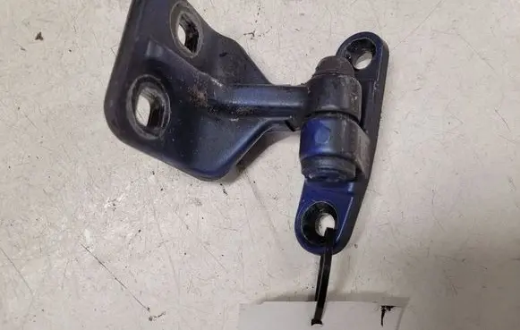 Mercedes-Benz A W168 Front door upper hinge