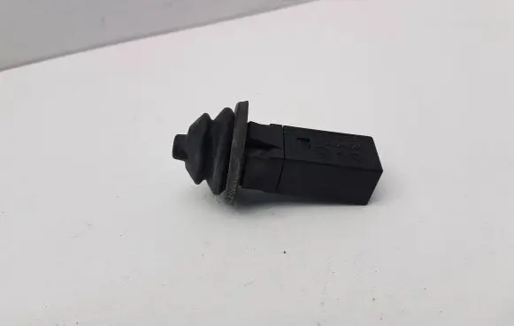 BMW 3 E46 Fuel tank opening switch 82289392