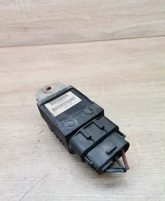 Chrysler Voyager Coolant fan relay P04868332AD