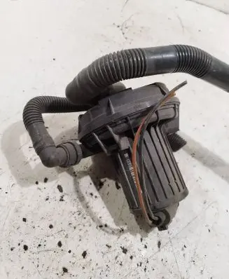 Audi A4 S4 B7 8E 8H Secondary air pump 8E0906613D 72293428