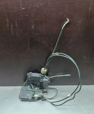 Mercedes-Benz E W211 Front door lock 2117200335