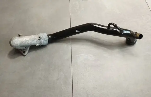 Peugeot 3008 I Engine coolant pipe/hose