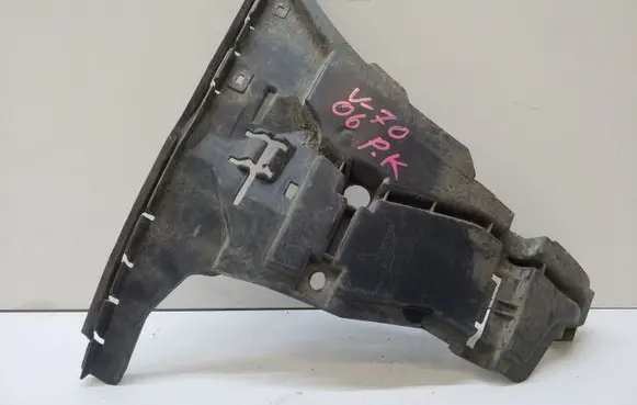 Volvo V70 Front bumper mounting bracket 08693181