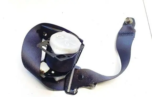 Subaru Legacy Rear seatbelt c7019608
