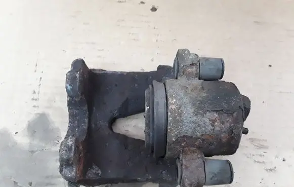 Volkswagen Golf IV Front brake caliper NOCODE
