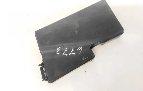 Volvo V50 Fuse box cover 30728013