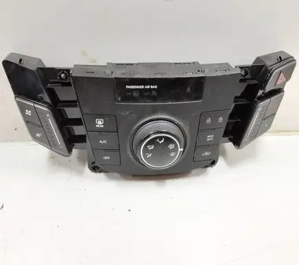 Hyundai i40 Climate control unit 972503ZRG0 1410181555 5888