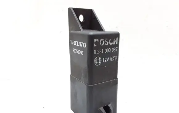 Volvo S80 Glow plug pre-heat relay 30751798 0281003037