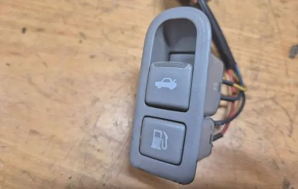 Hyundai Sonata Fuel tank opening switch 935553K000