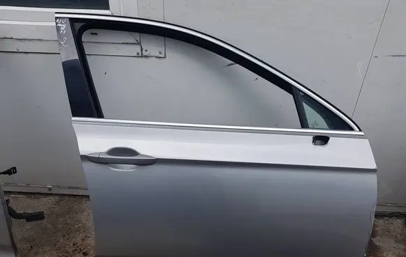 Volkswagen PASSAT B8 Front door