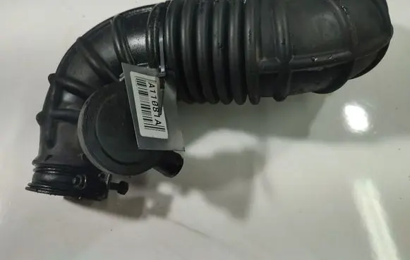 KIA Ceed Air intake hose/pipe 