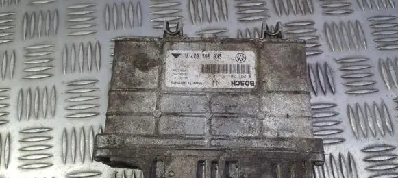 Volkswagen Golf III Engine control unit/module 0261204054 6K0906027A