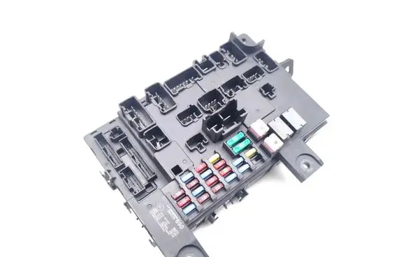 Mitsubishi Outlander Fuse module 8637B690 A2C74608815