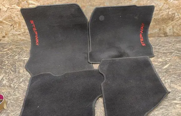 Dacia Sandero Car floor mat set 749031335R 749021619R