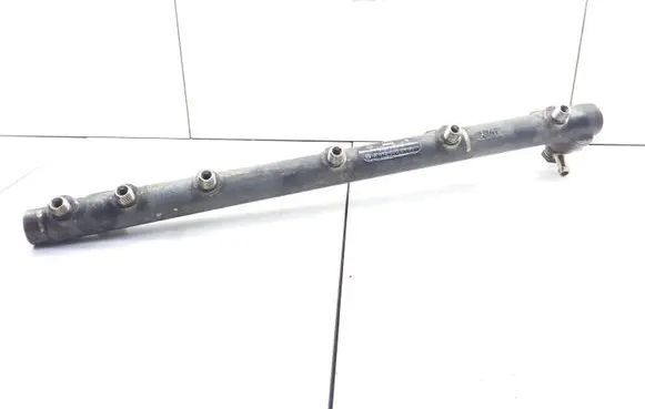 Mercedes-Benz E W211 Fuel main line pipe A6120700195 0445215012