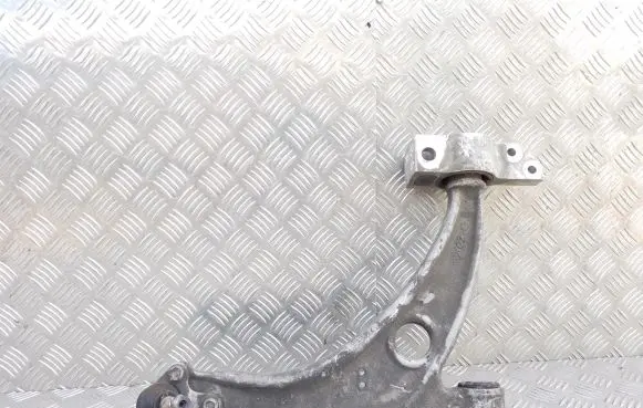 Volkswagen PASSAT B6 Front lower control arm/wishbone