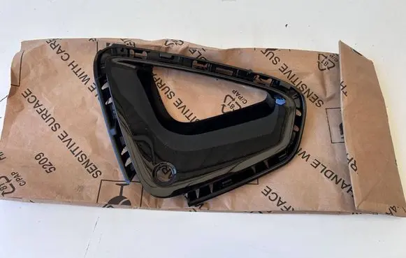 Audi e-tron Front fog light trim/grill 4KE121736D