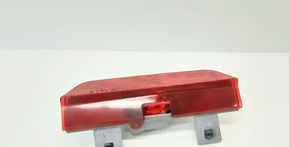 Third/center stoplight