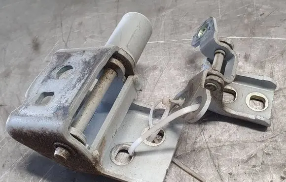 Renault Zoe Rear door hinge set 864615A