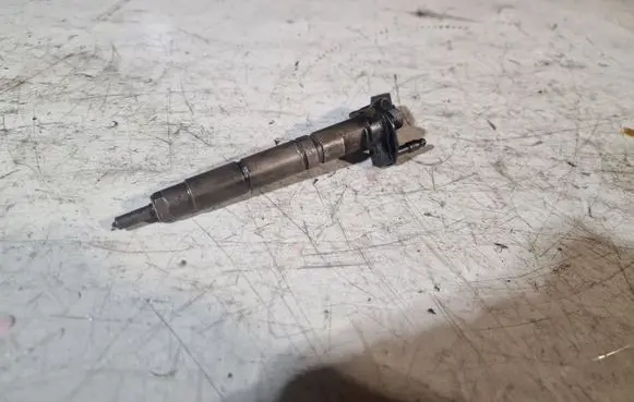 Mercedes-Benz ML W164 Fuel injector A6420700587