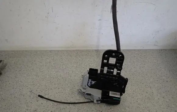 KIA Venga Rear door lock 813201P020