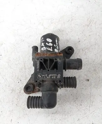 BMW 5 E60 E61 Coolant heater control valve 6911797