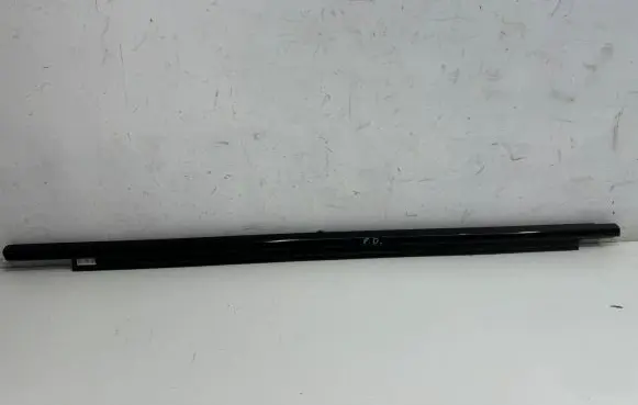 BMW 6 G32 Gran Turismo Rear door glass trim molding 7415686