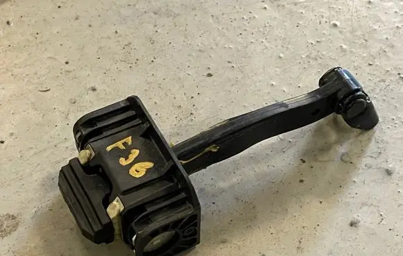BMW 4 F36 Gran coupe Front door check strap stopper 7446725
