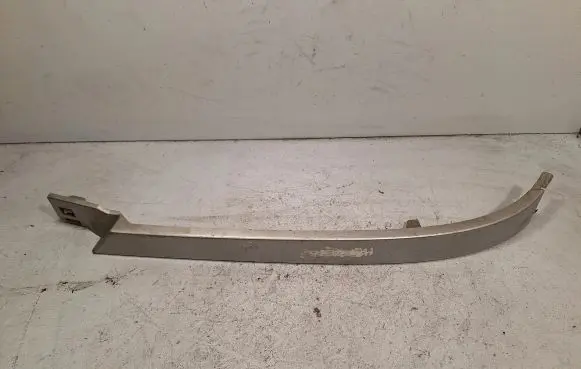 Mercedes-Benz ML W163 Under headlight/headlamp trim 1638260177