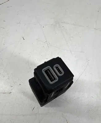 USB socket connector