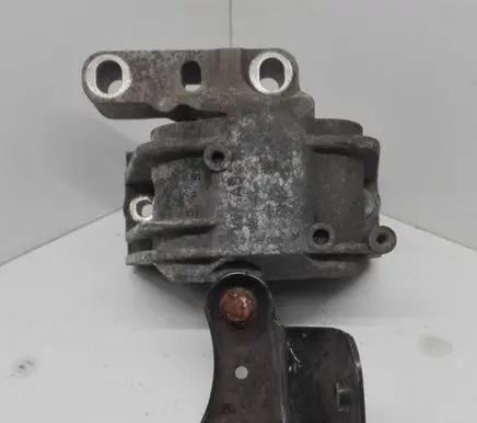 Volkswagen PASSAT B6 Engine mount bracket 1K0199262M