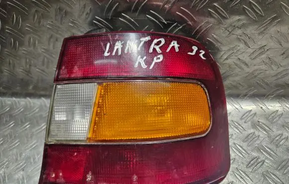 Hyundai Lantra I Rear/tail lights 023504 011110